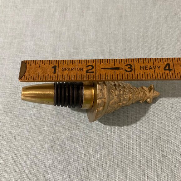 Gold Tone Metal Wine Bottle Stopper With Rubber Seal - Picture 3 of 3